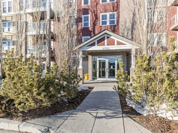 2300 N Evanston Sq NW #302, Calgary, AB T3P 0G8