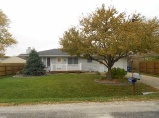 2002 14th St, Silvis, IL 61282
