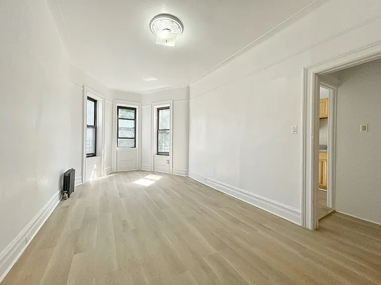 578 Ovington Ave #2 — Photo 8