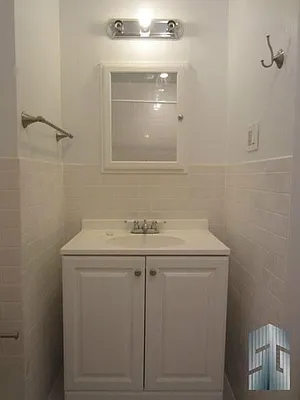 Rented by Skyline Group Real Estate | media 16