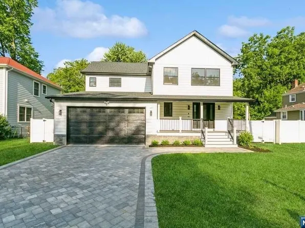 16 Cambridge Rd, Tenafly, NJ 07670