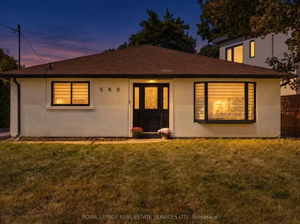 560 Stonecliffe Rd, Oakville, ON L6L 4N9