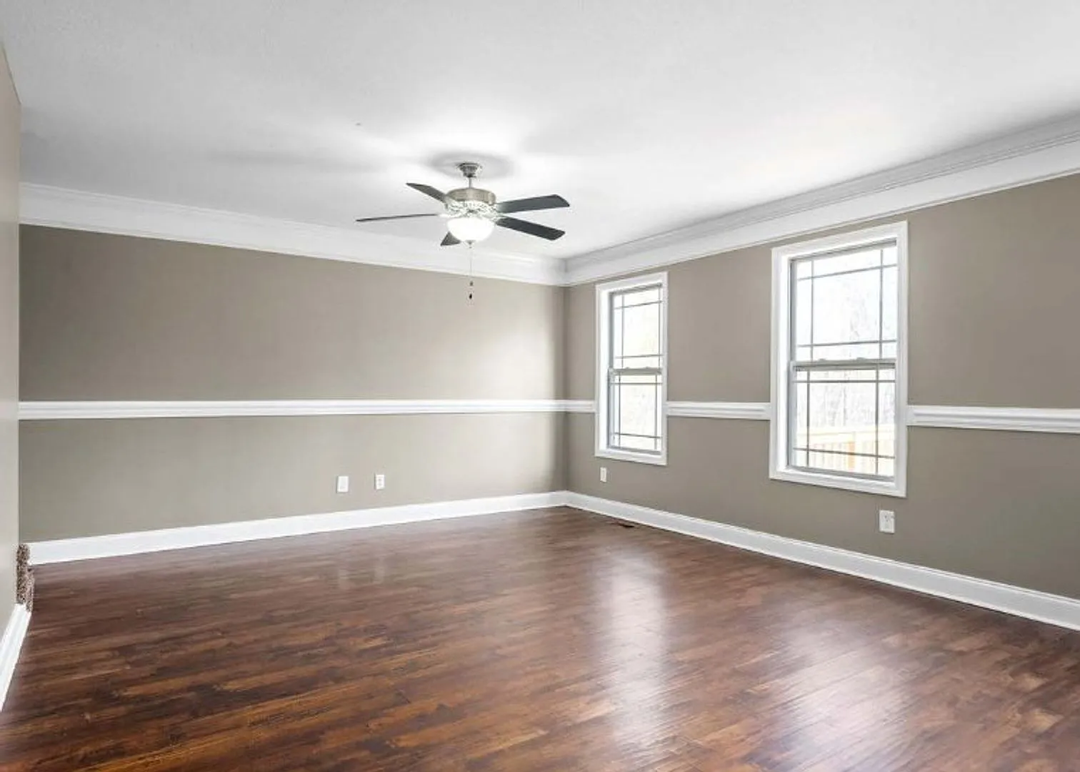 Special Graduated Rent Offer! — Photo 3