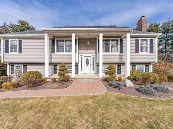 11 Hemlock Dr, Holyoke, MA 01040