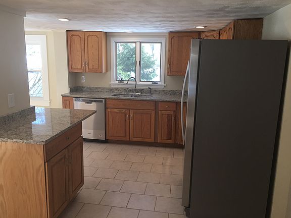 Granite Kitchen w/Tile Floor