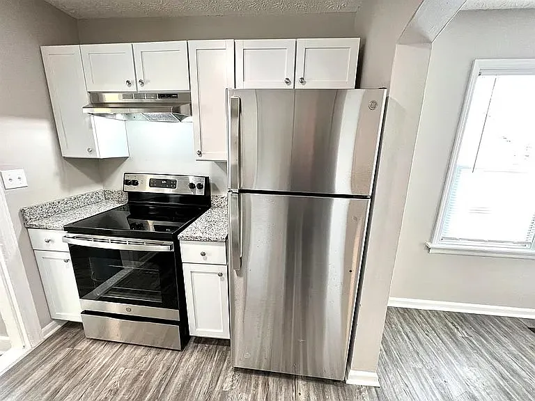 2 bed, 1.0 bath, 824 sqft, $1,250 — Photo 4