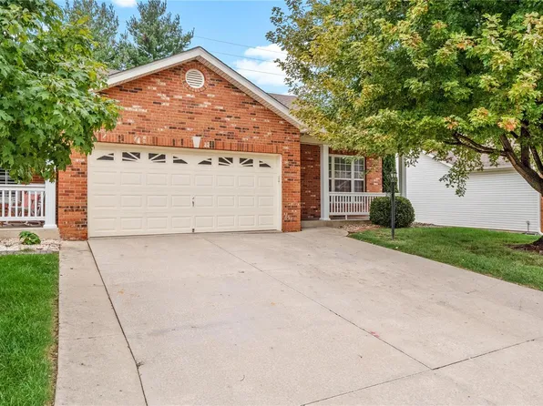 1621 Mont Vista Ave, Godfrey, IL 62035