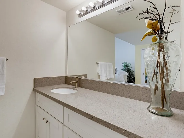 2508 Navarra Dr #403 — Photo 29