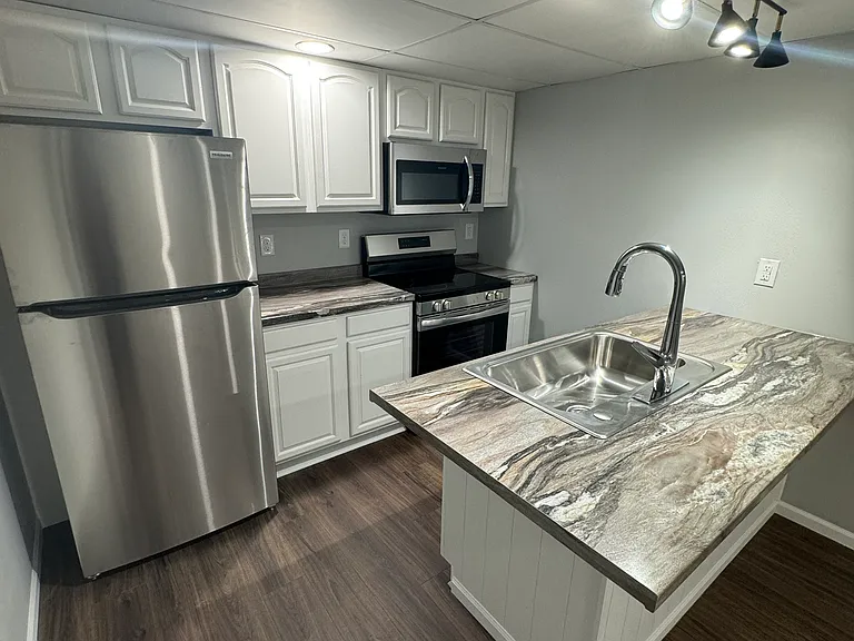 417 Fernwood Ave #3 — Photo 1