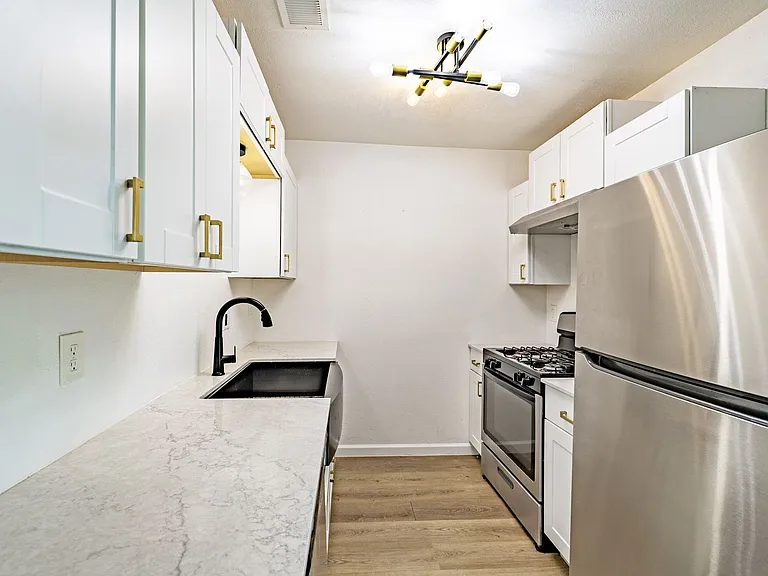 2705 Windswept Cv — Photo 40