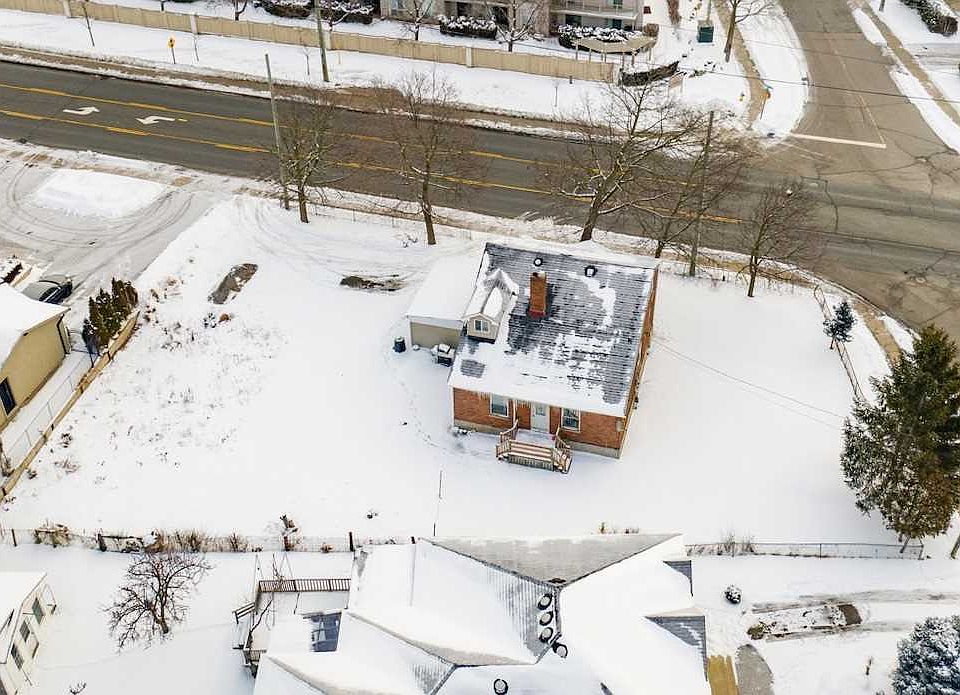 1st image of 8372 Islington Ave