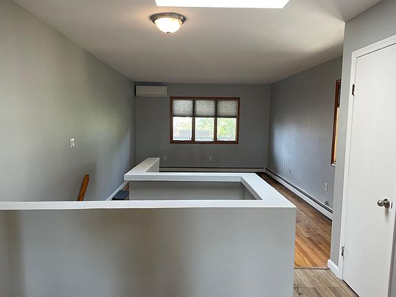 5th image of 940 Stafford Ave #B