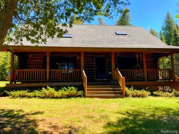 2995 S Lake Shore Dr, Bois Blanc Island, MI 49775