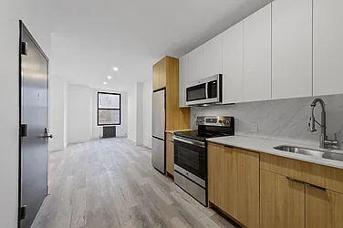 Rented by R New York