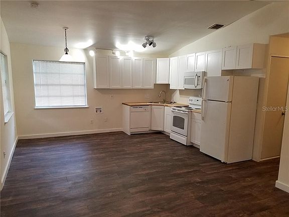 3rd image of 818 Indigo Ave
