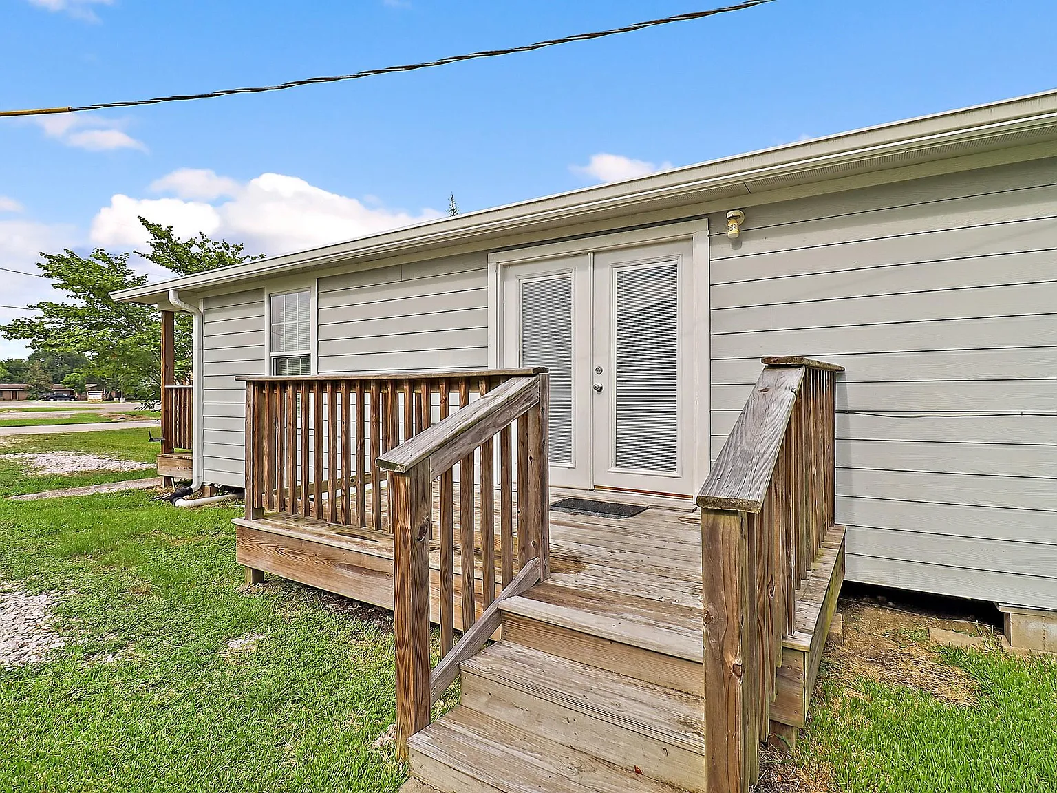 3 bed, 2.0 bath, 1344 sqft, $1,700 — Photo 3