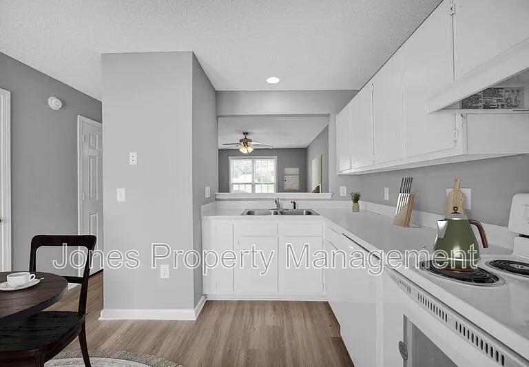 500 Jackson Park Rd #12 — Photo 15