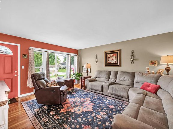 3rd image of 508 Thorpe Dr