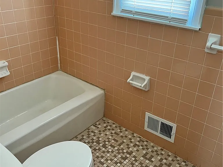 2252 S Milledge Ave — Photo 5