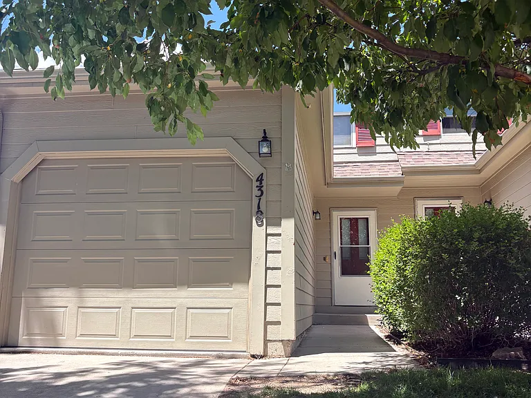4318 Hunting Meadows Cir — Photo 1