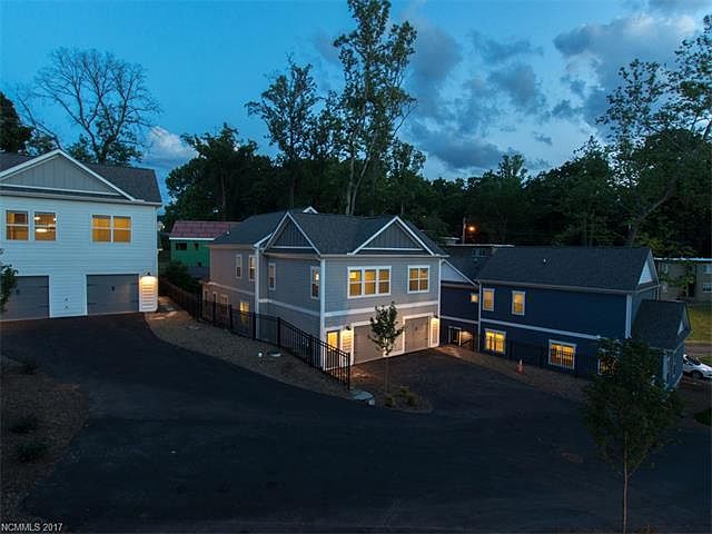 Beautiful 14 unit complex