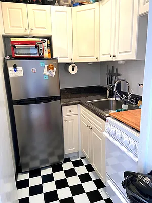 Rented by Corcoran | media 17