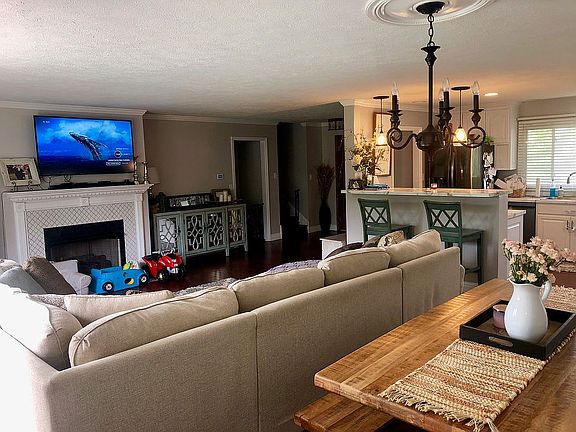 3rd image of 21 Peachtree Pl