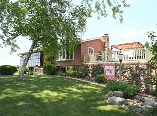 6648 Crooked Rd, Hartford, WI 53027