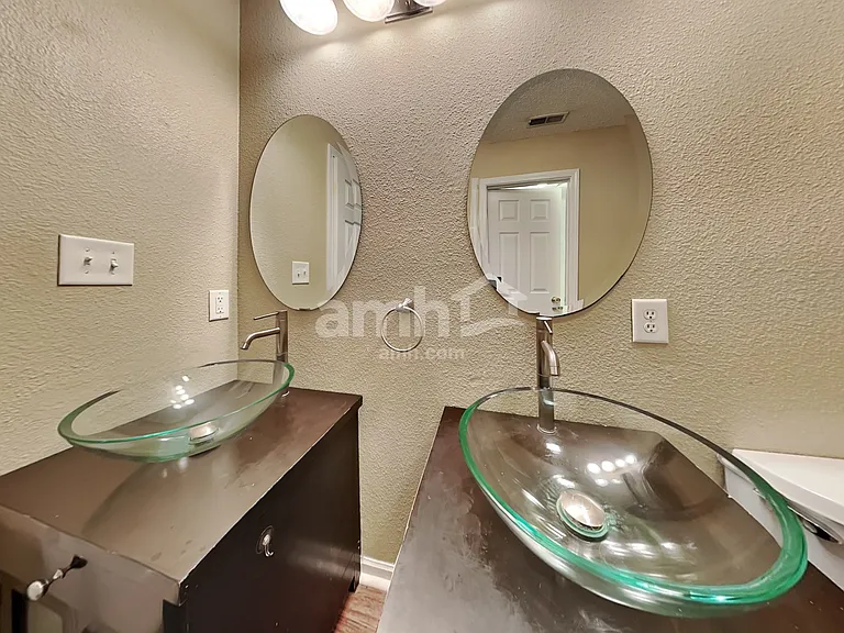 8146 Whitham Dr — Photo 15