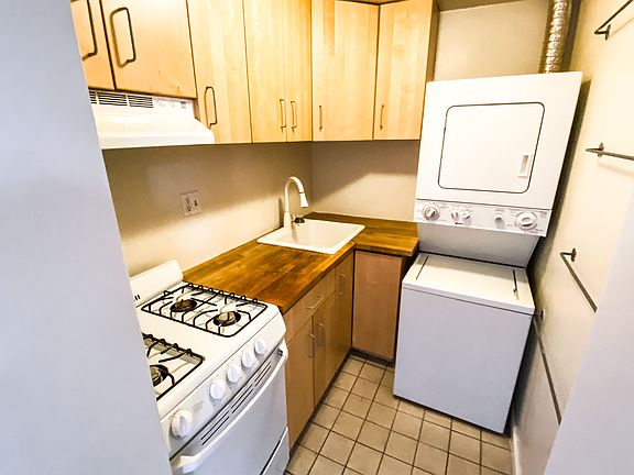 3rd image of 1136 Pine St #303