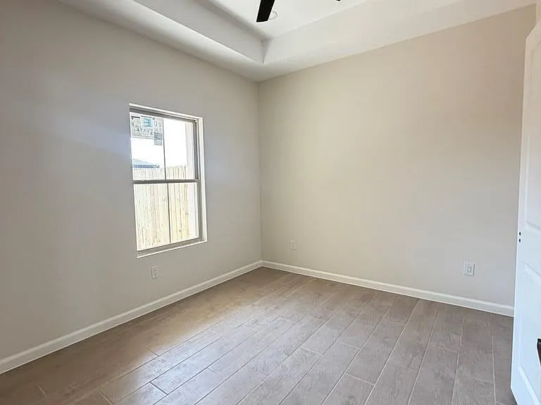 1014 Escondido Ln — Photo 12