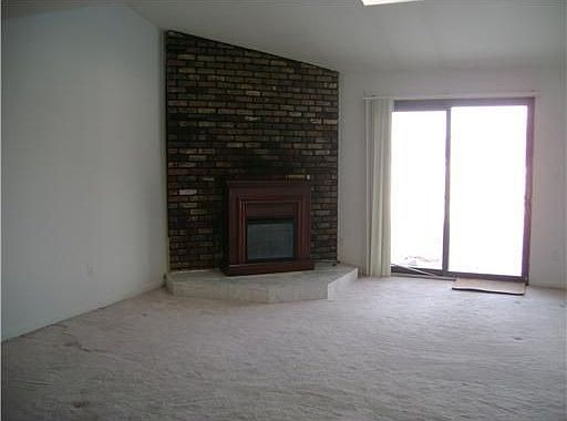 4th image of 703 Hewitt Ln