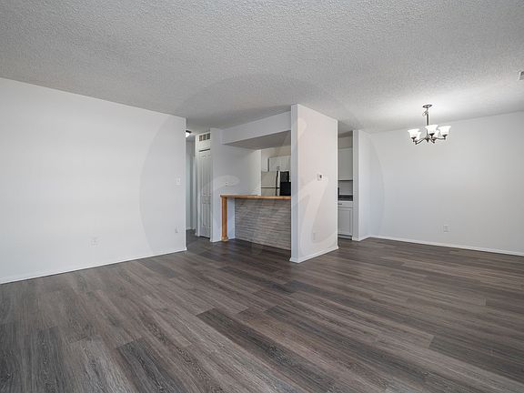 3rd image of 935 Saturn Dr Unit 204