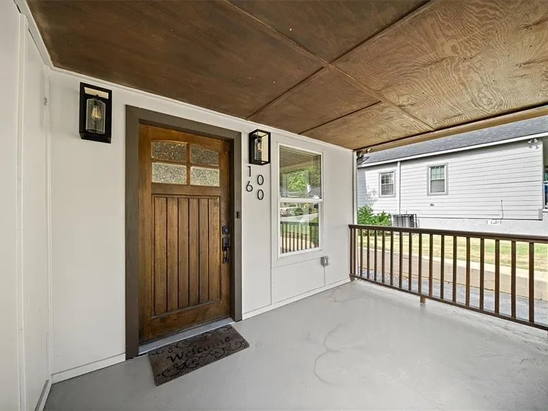 1060 Regent St SW — Photo 11