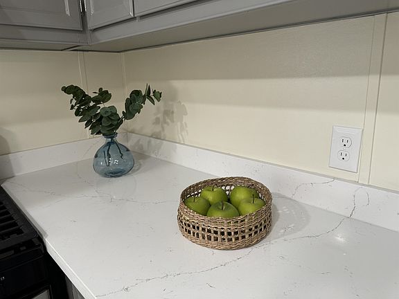 4th image of 5113 E 33rd Pl