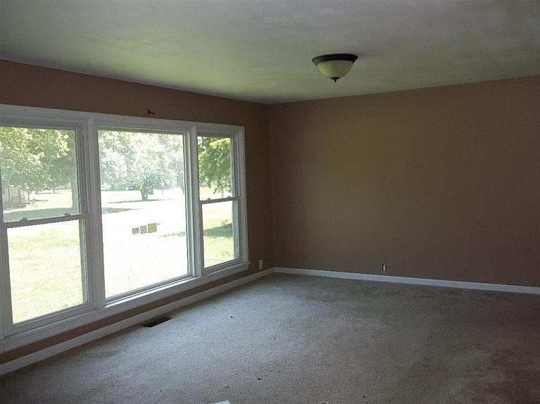 2nd image of 641 Kansas St