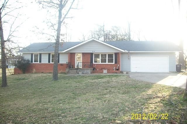 1st image of 913 Peterson Rd