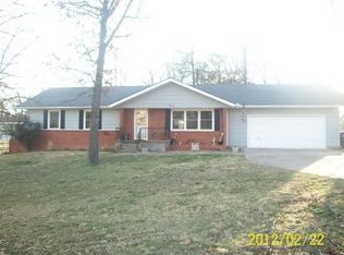 913 Peterson Rd, Neosho, MO 64850