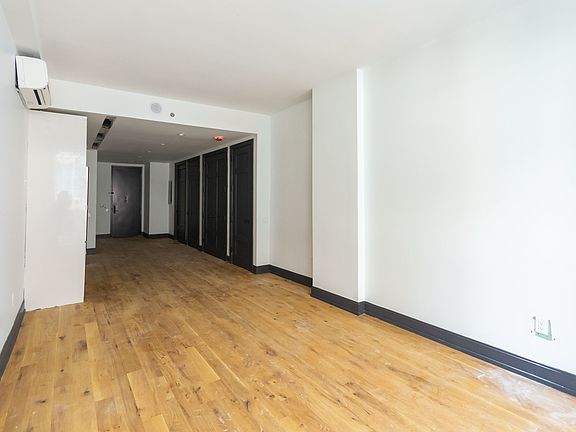 4th image of 42-22 27th St #402A