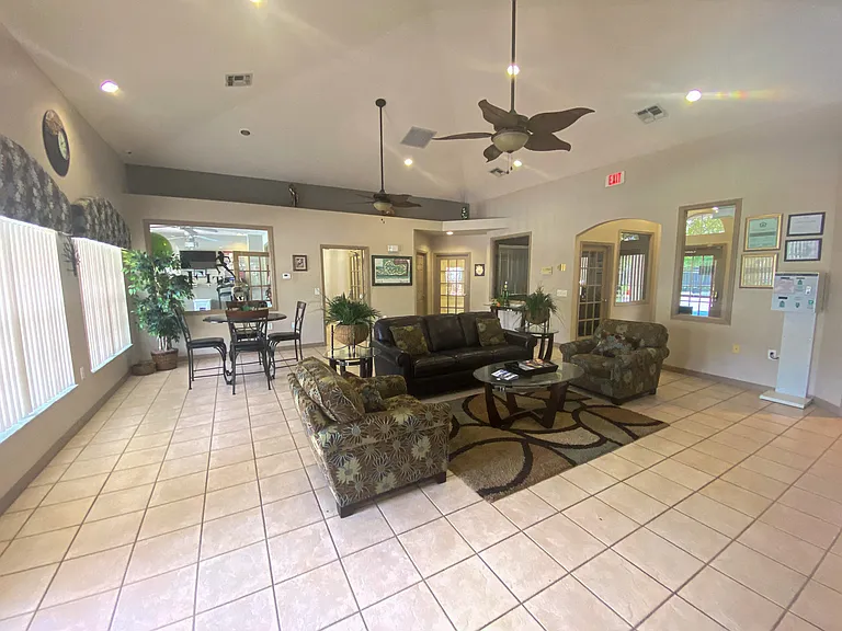 Magnolia Pointe Apartments — Photo 16
