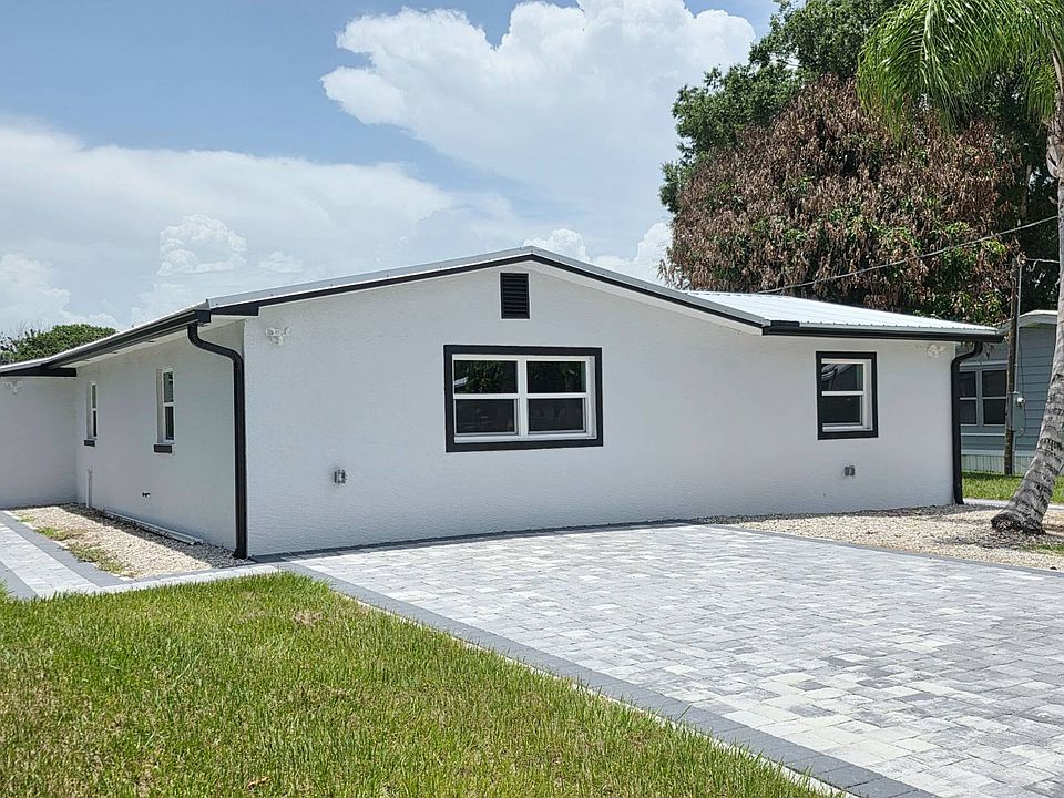 1st image of 3037 SE 37th Ave