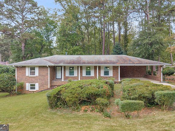 3rd image of 1440 Compton Dr SW