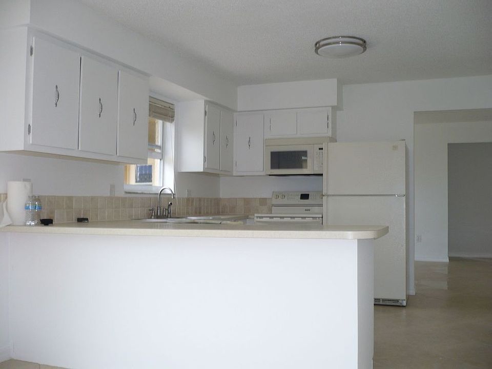2nd image of 10870 Eureka St #0