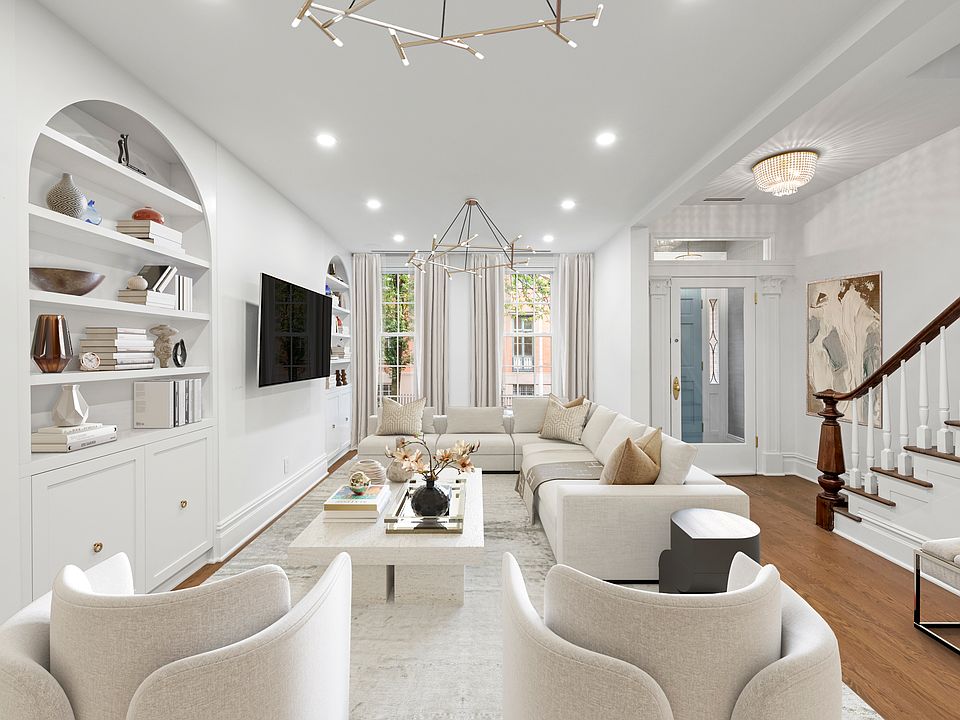 1st image of 53 Jane St #1
