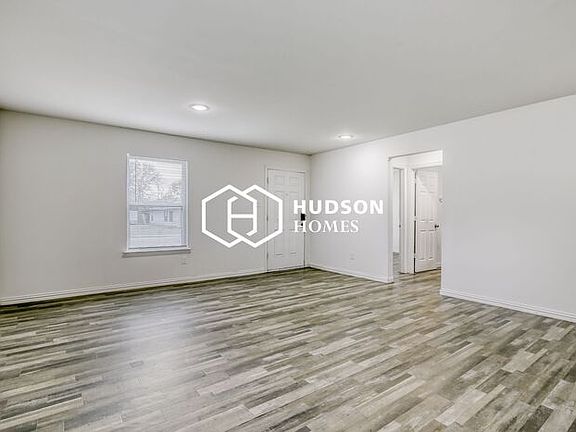 3rd image of 3105 W Rose St