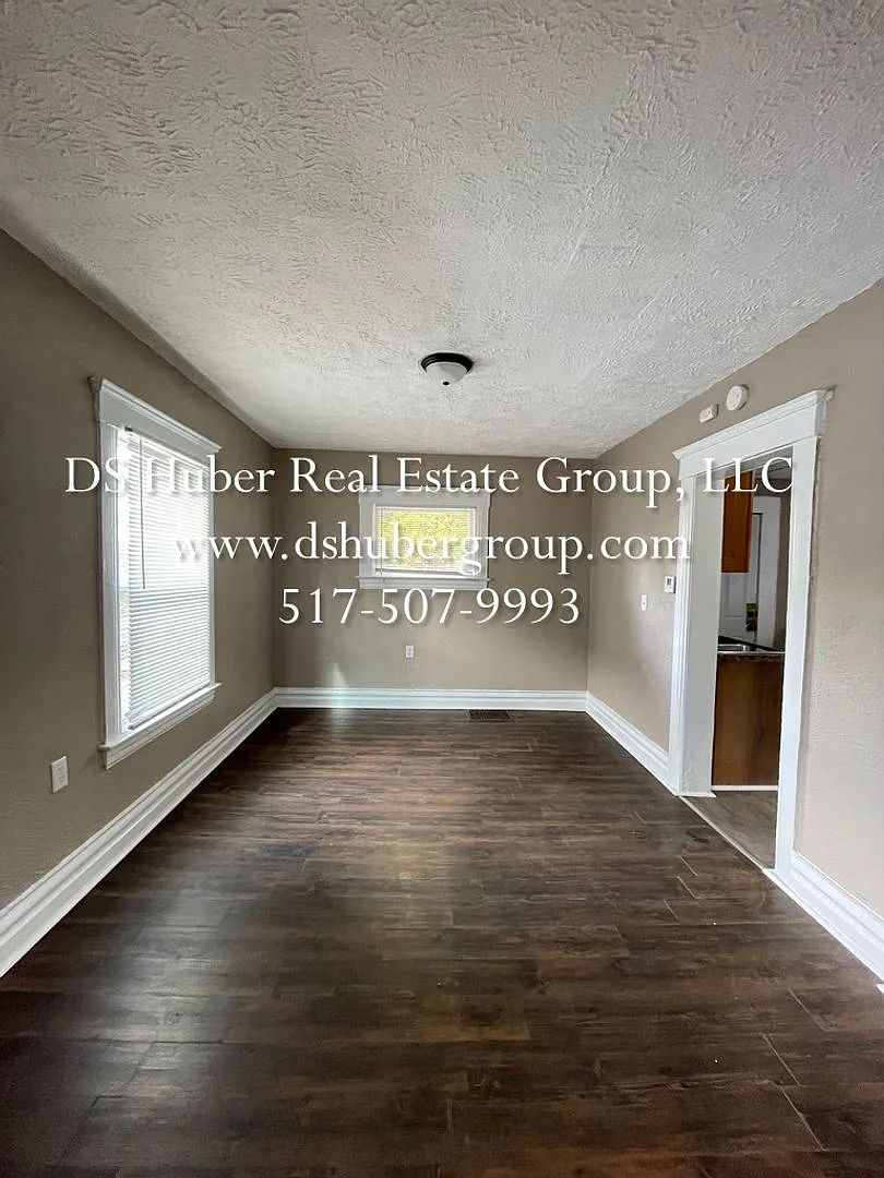 711 Baker Street Lansing, MI 48910 — Photo 2