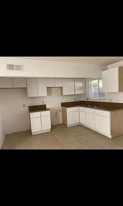 1st image of 1121 W Avenue J9