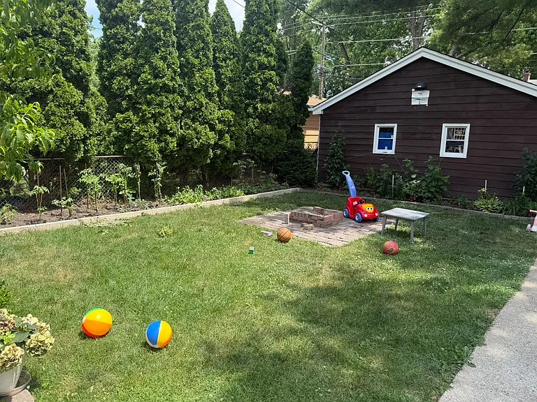 1743 White St — Photo 14