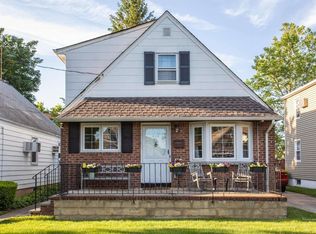 645 10th Ave, New Hyde Park, NY 11040
