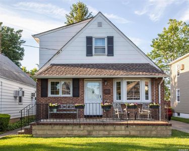 645 10th Avenue, New Hyde Park, NY, 11040